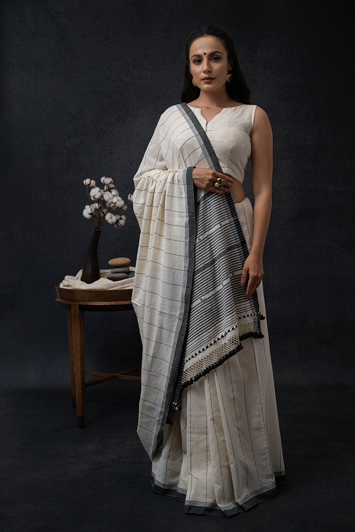 Handwoven Fine Cotton Black And White Saree