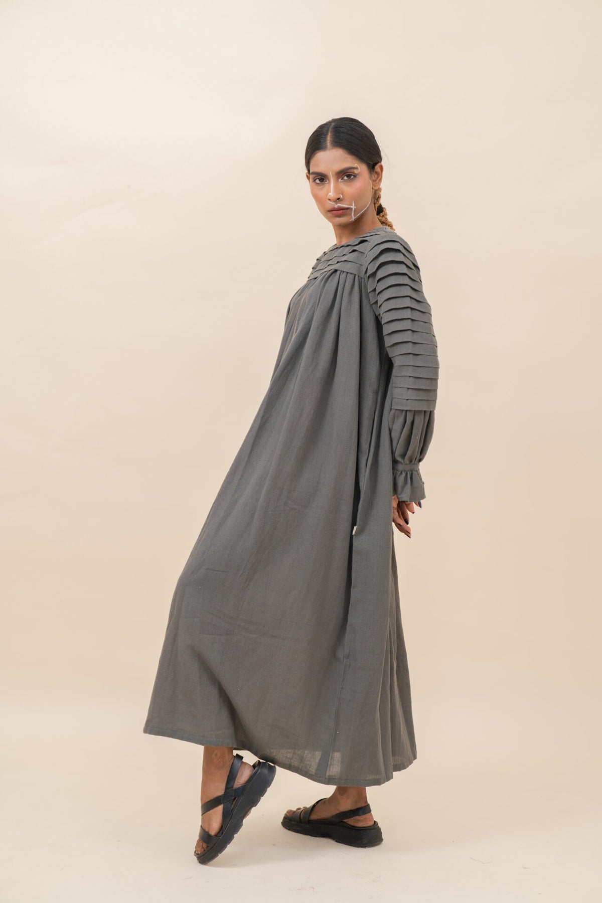 Horizontal Pleat Relexed Long Dress