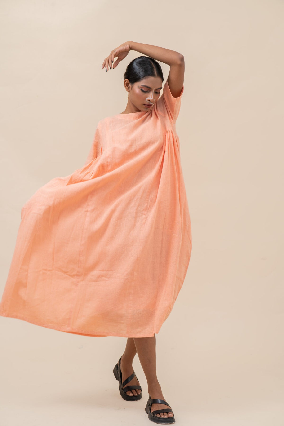 Relexed Gathered Midi Dress | Peach