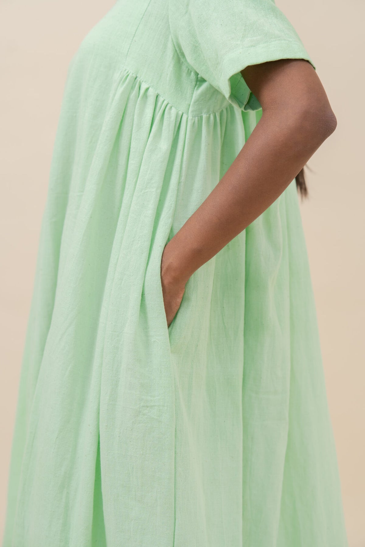 Relexed Gathered Midi Dress | Pista Green